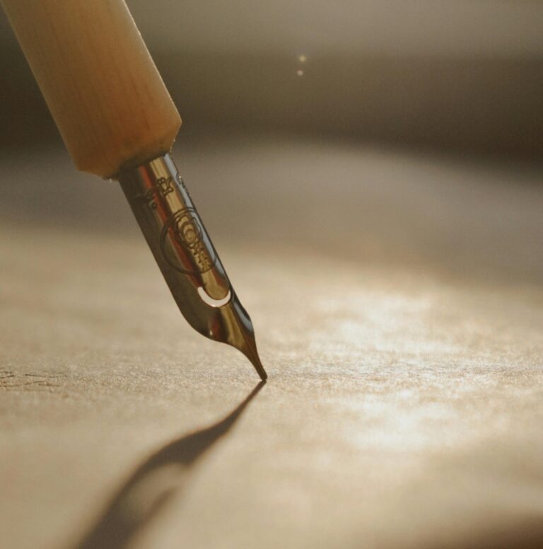 Yazan Kimdir: Psikanalitik Kuram Bağlamında Yazarın Bölünmüşlüğü